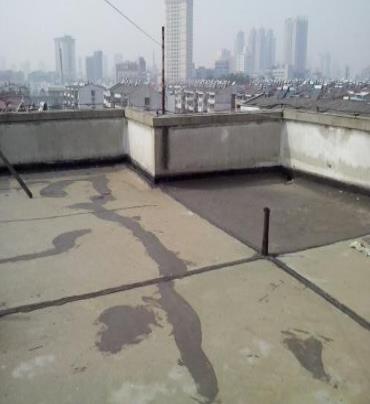 汉川漏水维修 楼顶漏水是什么原因，楼顶漏水维修方法是什么?